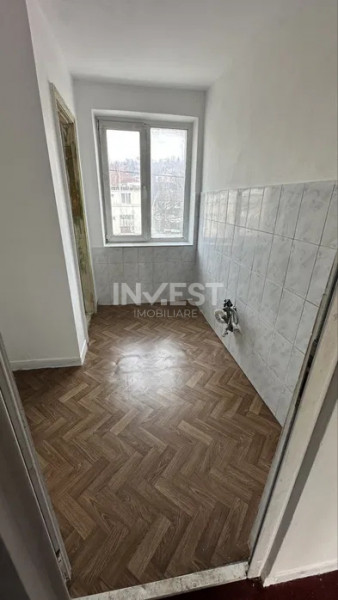 Apartament 3 camere, decomandat, zona Pacurari - Petru Poni, Iasi