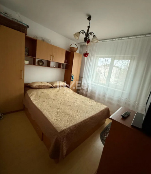 Apartament 2 camere decomandat - Podul de Fier