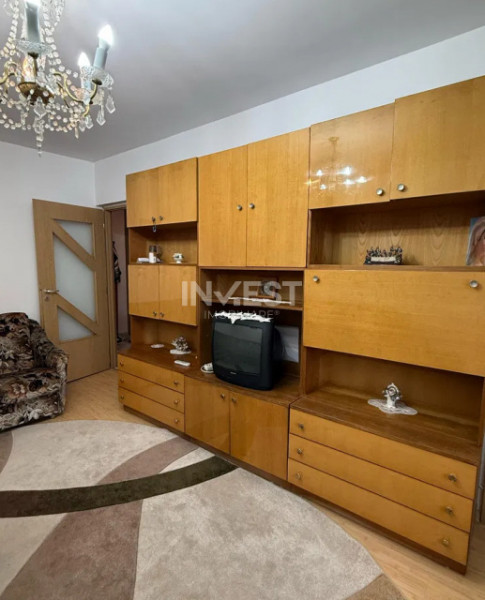 Apartament 2 camere decomandat - Podul de Fier