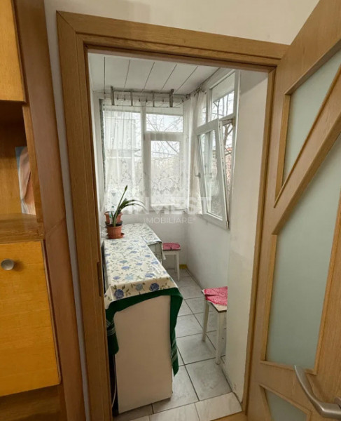 Apartament 2 camere decomandat - Podul de Fier