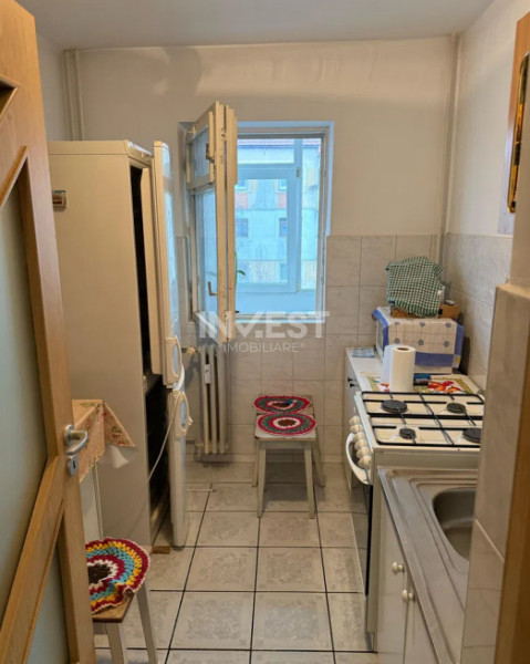 Apartament 2 camere decomandat - Podul de Fier