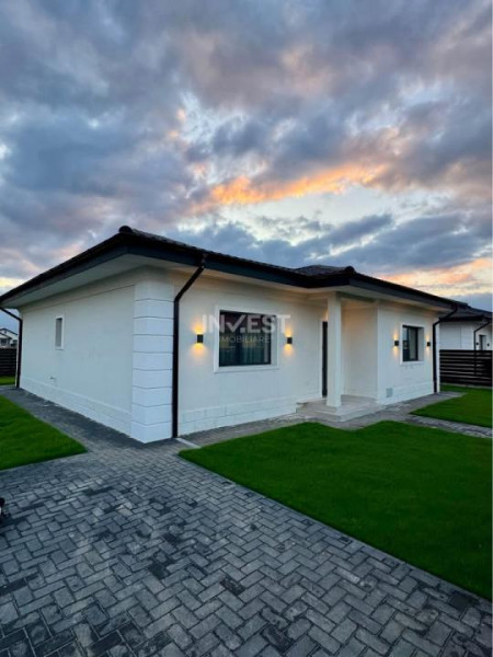 Casa cu 4 camere , Valea Ursului-Vorovesti , pozitie buna