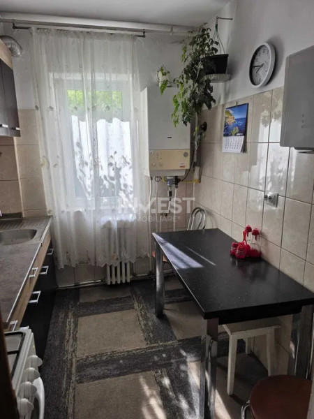 De vanzare! 2 camere zona Pacurari - Munca Invalizilor, Pacurari 