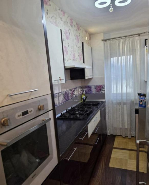 Apartament 3 camere-Zimbru
