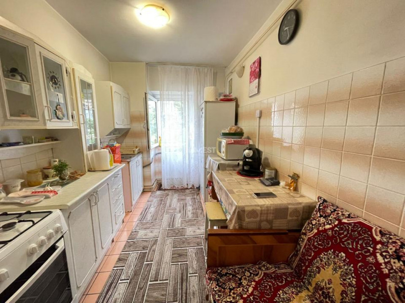 Apartament de vanzare cu 3 camere, 2 băi zona Pacurari- Unicredit, Iasi