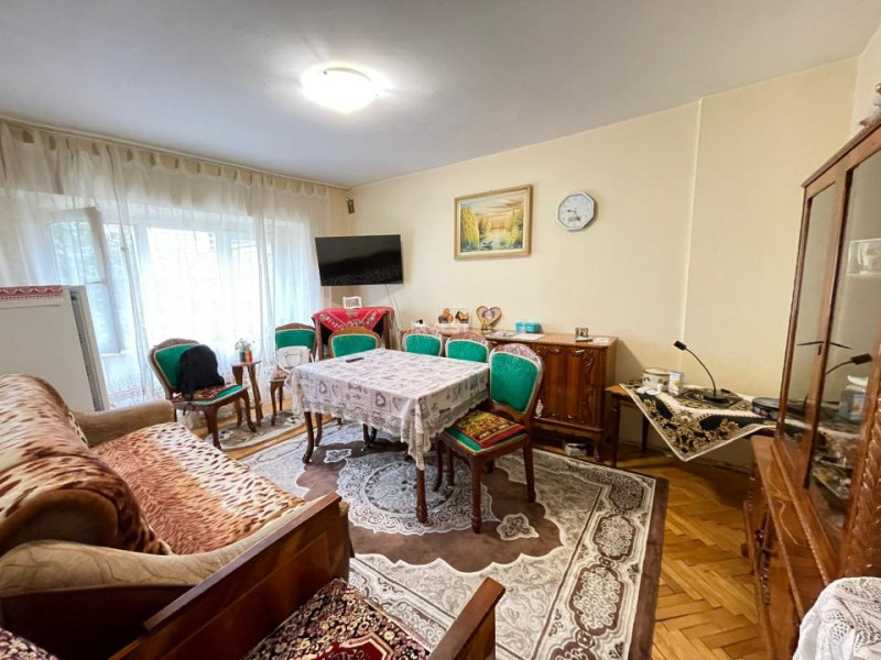 Apartament de vanzare cu 3 camere, 2 băi zona Pacurari- Unicredit, Iasi