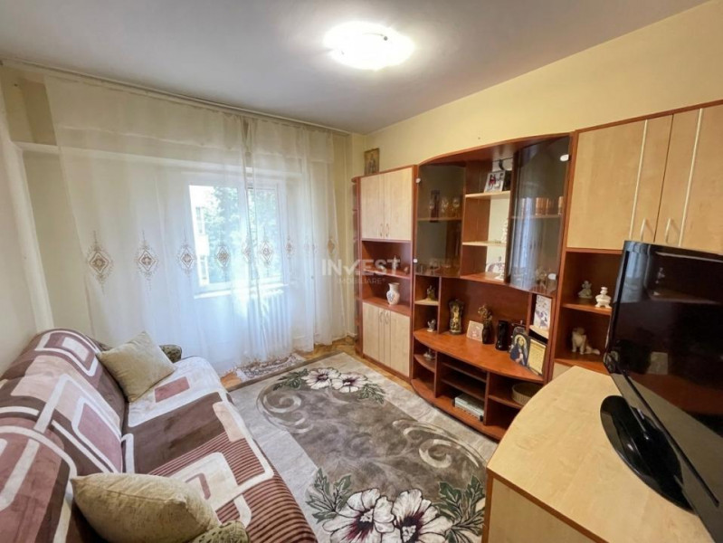 Apartament de vanzare cu 3 camere, 2 băi zona Pacurari- Unicredit, Iasi
