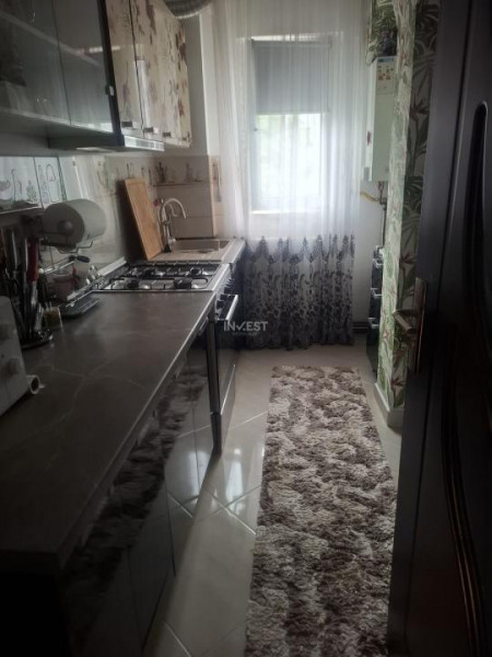 Apartament 3 Camere-etaj intermediar-Metalurgie