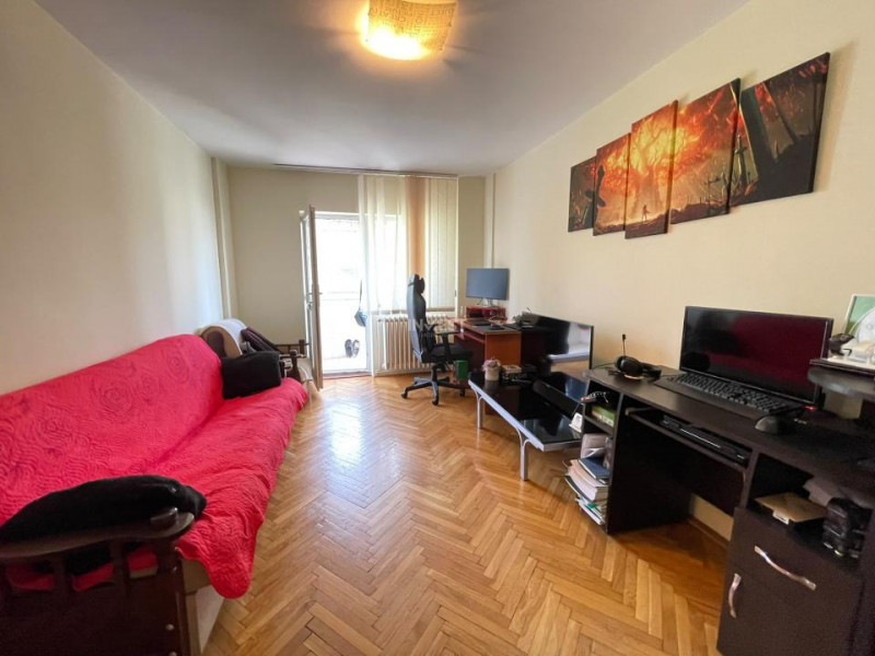 Apartament 3 camere, decomandat, zona Arcu - Scoala Stefan Barsanescu, Iasi