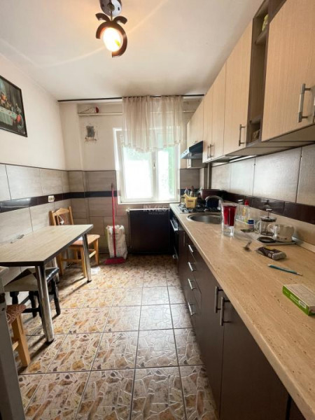 Apartament 2 camere-Podu Ros-Cantemir-etaj 1