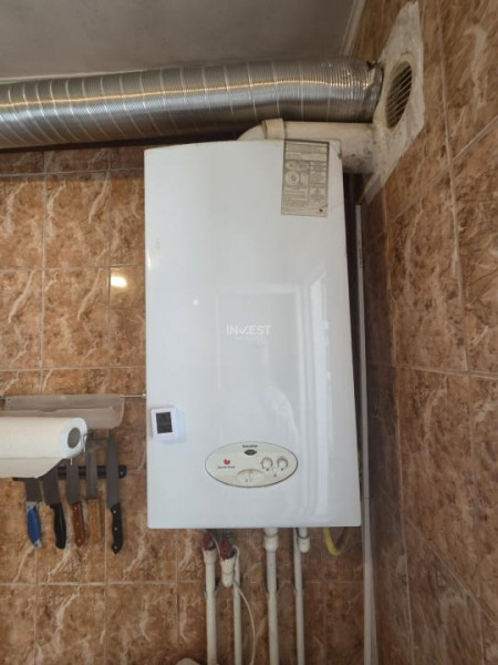 Apartament 3 camere, Decomandat, Piata Alexandru cel Bun