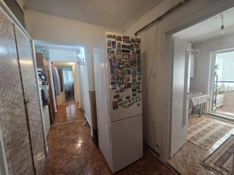 Apartament 3 camere, Decomandat, Piata Alexandru cel Bun