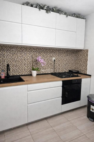 Apartament 3 camere decomandat – Nicolina 2 - 76,29 mp - renovat