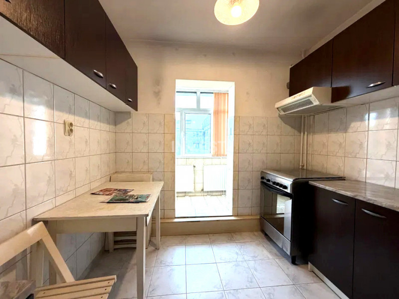 Apartament 2 camere, decomandat, 51 mp, zona Nicolina 2, Iași