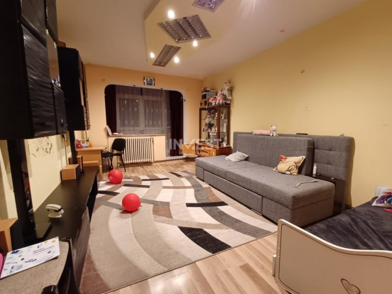 Apartament 3 camere, decomandat, zona Gara - Carrefour Express, Iasi