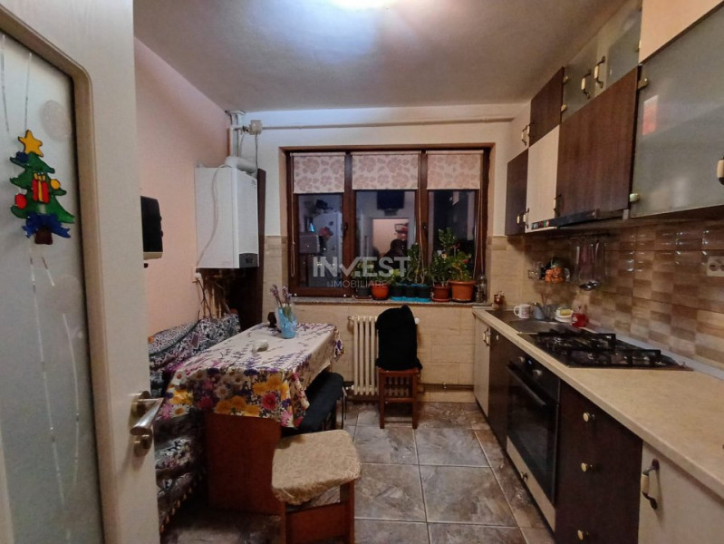 Apartament 3 camere, decomandat, zona Gara - Carrefour Express, Iasi