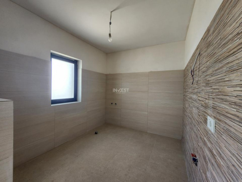 Casa individuala, 4 camere, 2 bai, beci, VALEA ADANCA