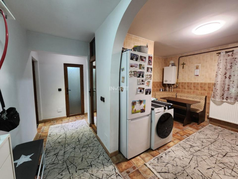 Apartament 2 camere decomandat, parter înalt, Podu Iloaiei – zonă centrală
