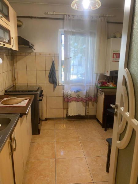 Apartament decomandat cu 4 camere si 2 băi - Nicolina 1