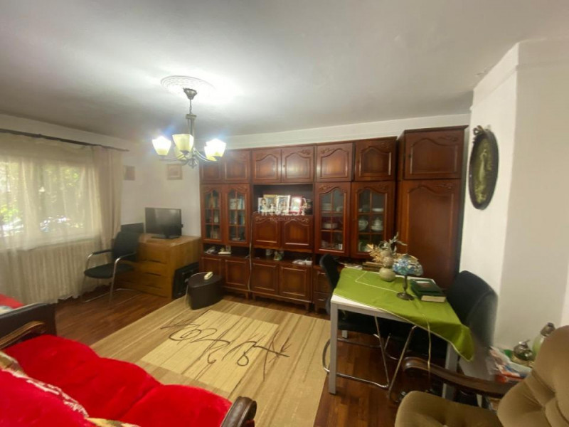 Apartament decomandat cu 4 camere si 2 băi - Nicolina 1