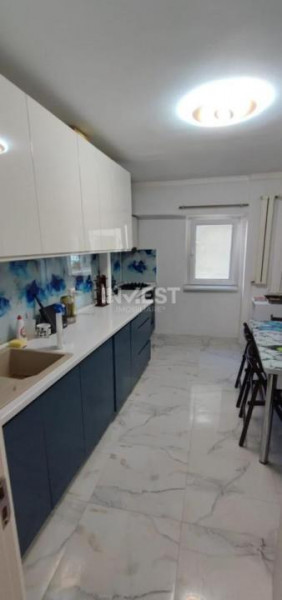 Apartament 3 camere-2 bai-76 mp-etaj 3