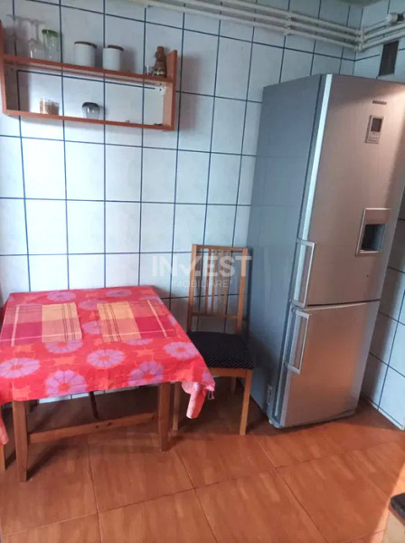 Apartament 3 camere decomandat - zona Nicolina Lidl