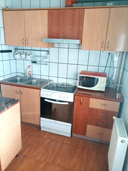 Apartament 3 camere decomandat - zona Nicolina Lidl