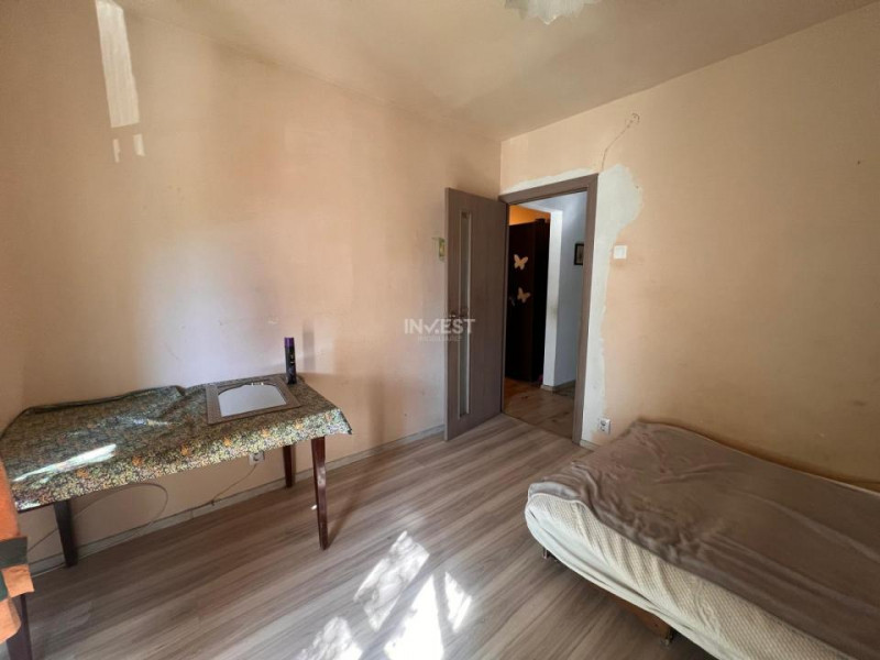 Apartament 4 camere-etaj 1-90 mp-Podu Ros-sens giratoriu