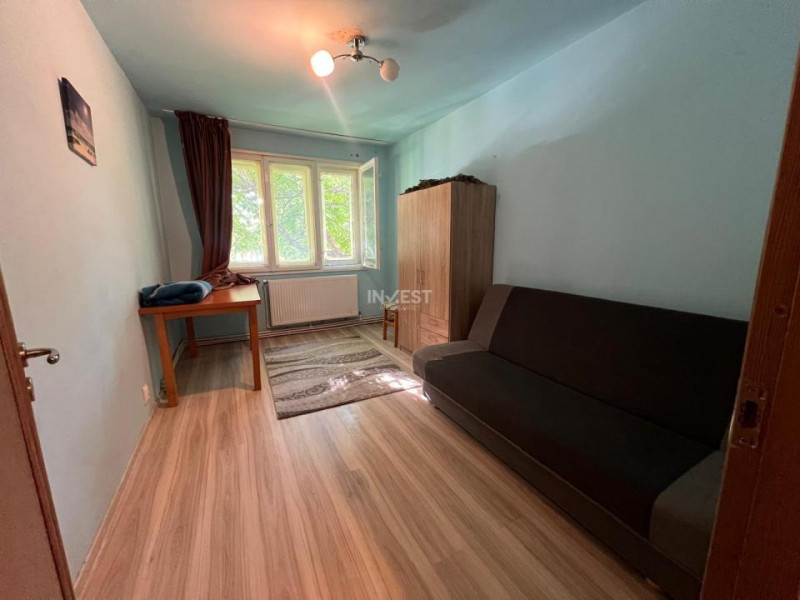 Apartament 4 camere-etaj 1-90 mp-Podu Ros-sens giratoriu