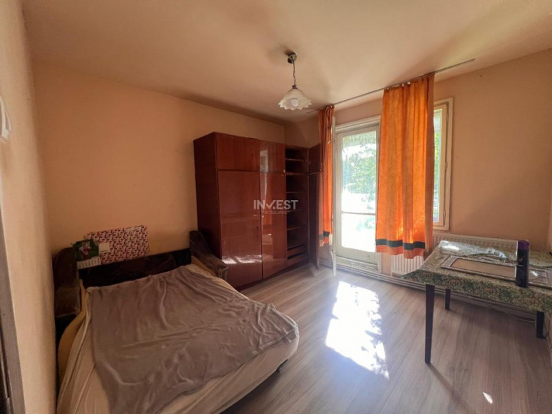 Apartament 4 camere-etaj 1-90 mp-Podu Ros-sens giratoriu