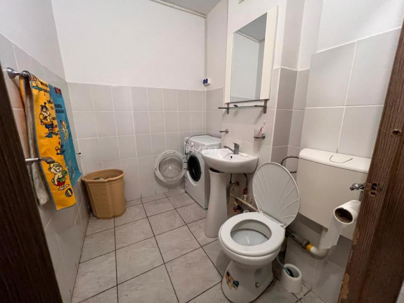 Apartament 4 camere-etaj 1-90 mp-Podu Ros-sens giratoriu