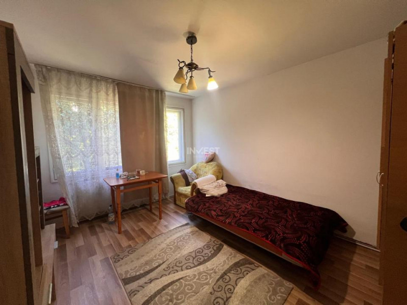 Apartament 4 camere-etaj 1-90 mp-Podu Ros-sens giratoriu