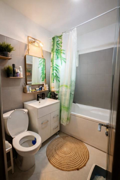 Renovat 2024 • 2 camere decomandat • Nicolina • 79.000 €