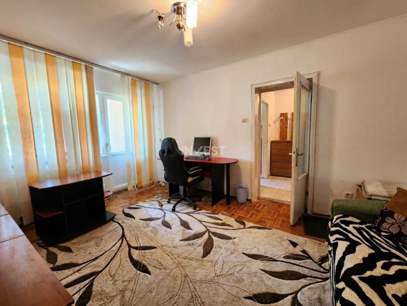 APARTAMENT CU 2 CAMERE, ETAJUL 3, SEMI-DECOMANDAT TATARASI
