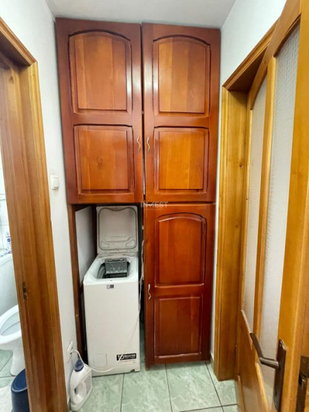 Apartament 3 camere-Podu Ros-Liceul Racovita-etaj 2