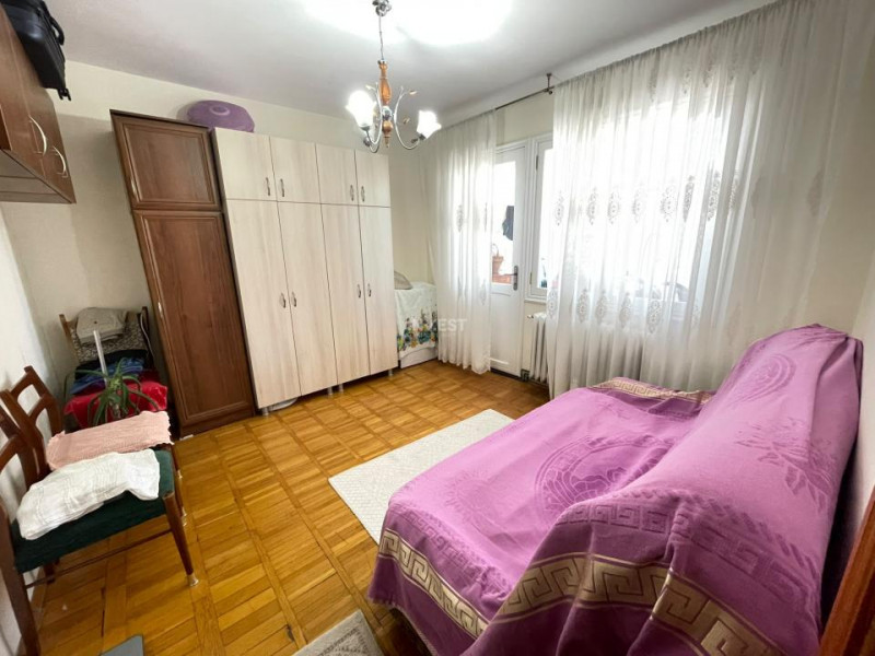 Apartament 3 camere-Podu Ros-Liceul Racovita-etaj 2