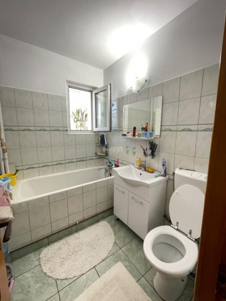 Apartament 3 camere-Podu Ros-Liceul Racovita-etaj 2