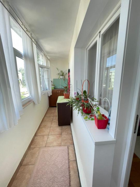 Apartament 3 camere-Podu Ros-Liceul Racovita-etaj 2
