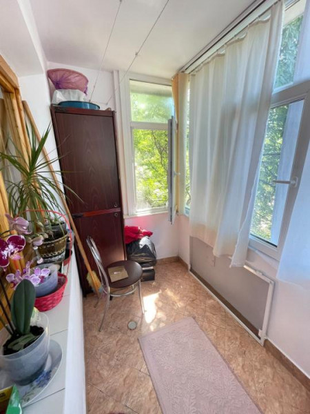Apartament 3 camere-Podu Ros-Liceul Racovita-etaj 2