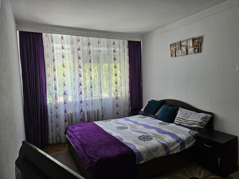 Apartament 3 camere-Podu Ros-etaj 1-67 mp