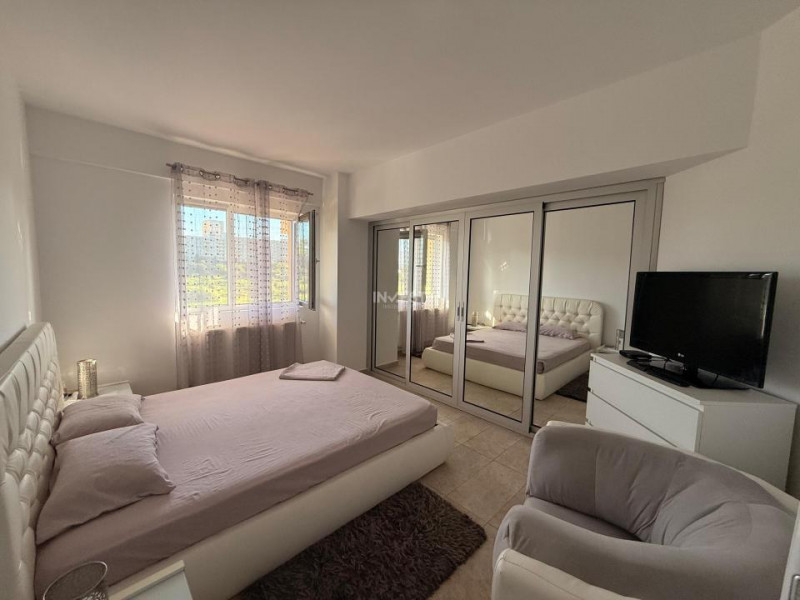 Apartament modern cu 2 camere - 50 MP - garaj privat și boxă - Nicolina CUG