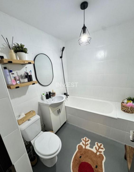 Apartament decomandat cu 2 camere, renovat, în Nicolina