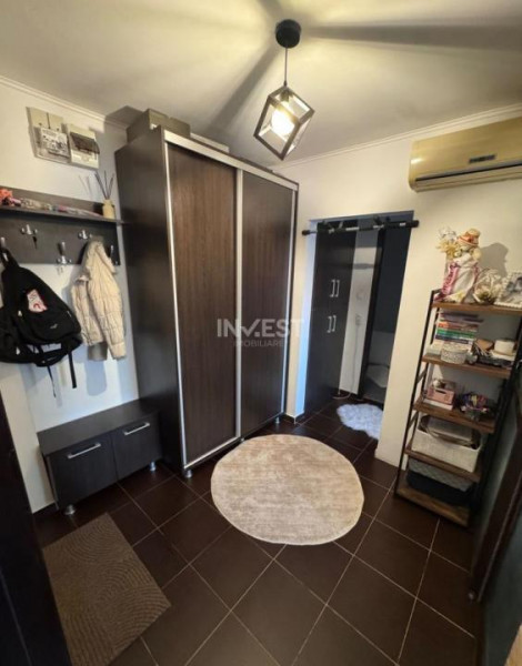 Apartament decomandat cu 2 camere, renovat, în Nicolina