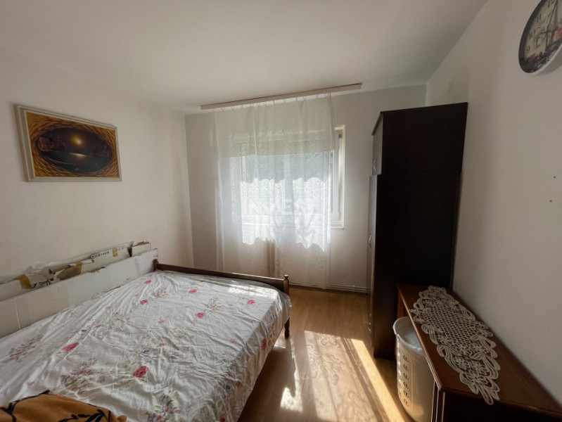 Apartament de vanzare 3 camere, zona Pacurari - Munca Invalizilor, Iasi