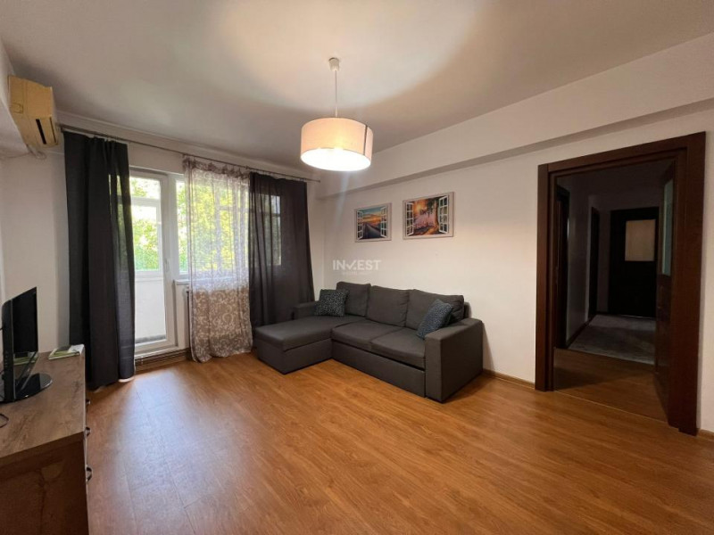 Apartament 4 camere, 2 băi, etaj 1, Tătărași