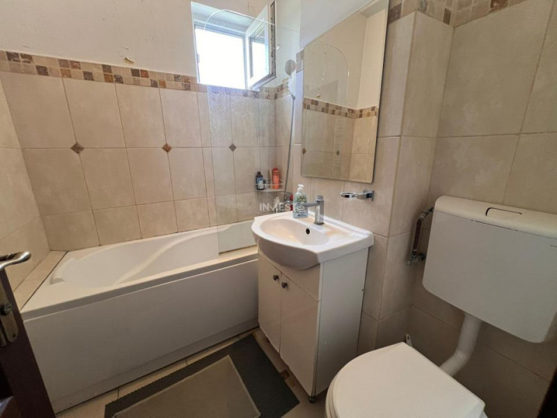 Apartament 4 camere, 2 băi, etaj 1, Tătărași