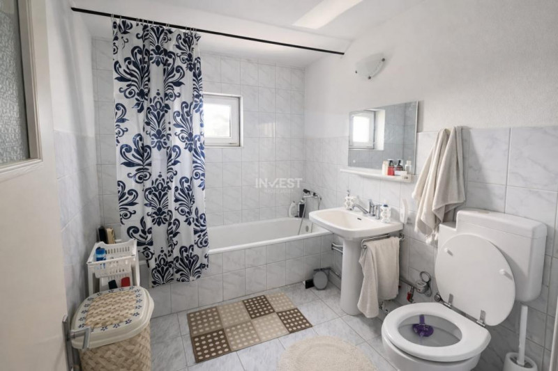 Apartament 3 Camere - 2 Bai - 75mp - zona Nicolina 2