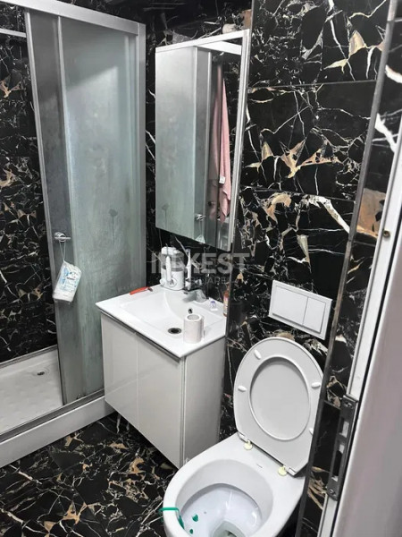 Apartament 3 camere decomandat-Baza 3-etaj intermediar