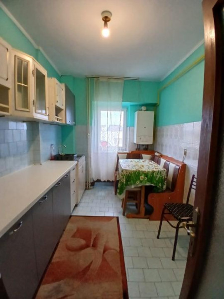 Apartament 3 camere decomandat în zona Gării, 2 băi, mobilat, 500 euro