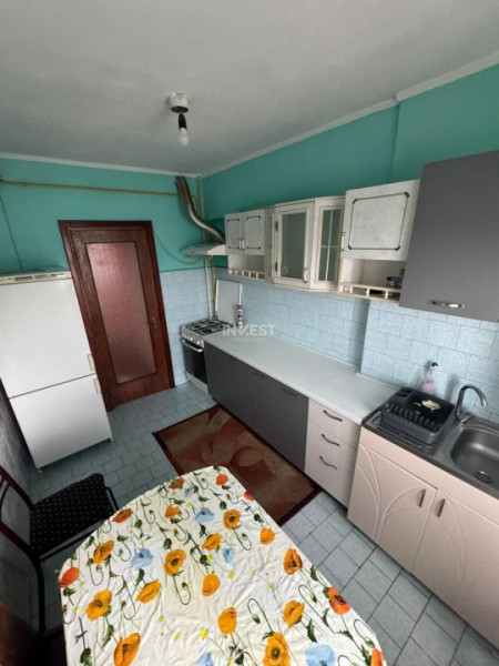 Apartament 3 camere decomandat în zona Gării, 2 băi, mobilat, 500 euro